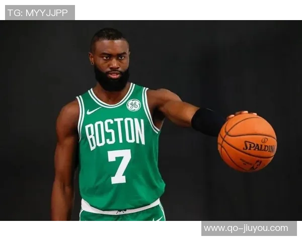 杰伦布朗半场表现出色普理查德助攻频繁两人联手引领球队攻势 杰伦布朗半场表现出色普理查德助攻频繁两人联手引领球队攻势