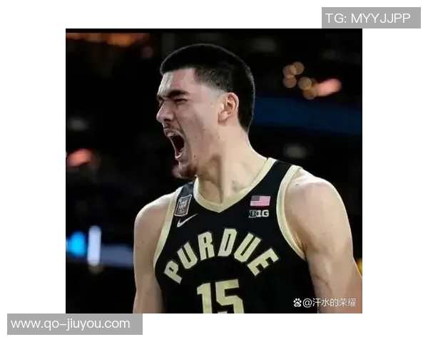 迪亚巴特表现出色四投全中贡献八分三篮板两助攻并有两次抢断三次盖帽