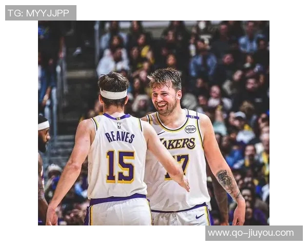 东契奇罚球失误遗憾错过赛季首场50分里夫斯无奈呼喊罚进一个啊