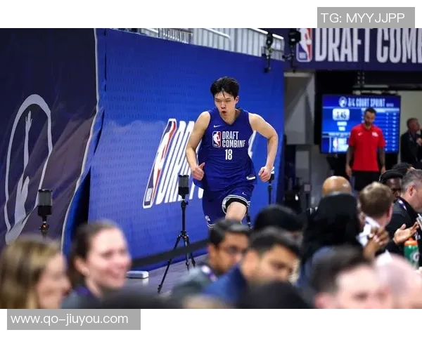 比卢普斯耐心指导杨瀚森学习与成长并重的篮球之路